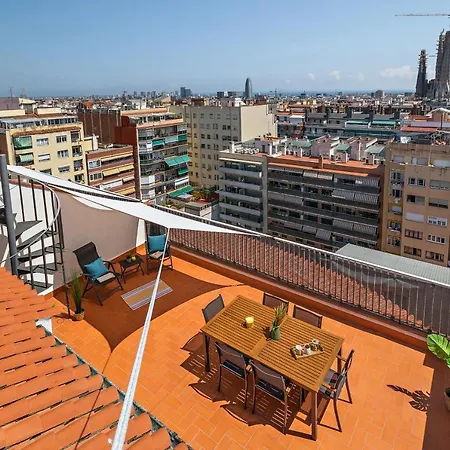 Tendency Sagrada Familia Penthouse Apartamento *